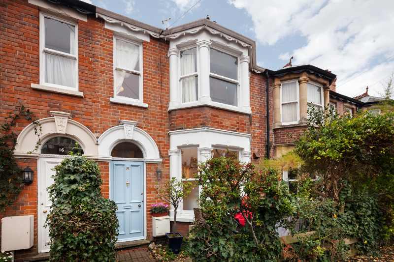 Boost Short-Term Rental Revenue- Smart Refurbishment Ideas for Cambridge Landlords