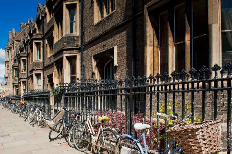 Guest Reviews Matter - How Cambridge Hosts Can Achieve 5-Star Ratings
